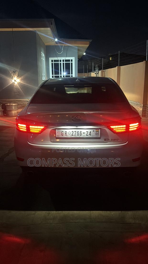 Lexus ES 350 FWD 2014 White