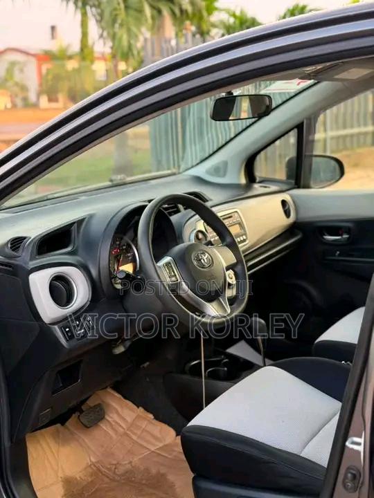 Toyota Yaris 2015 Gray