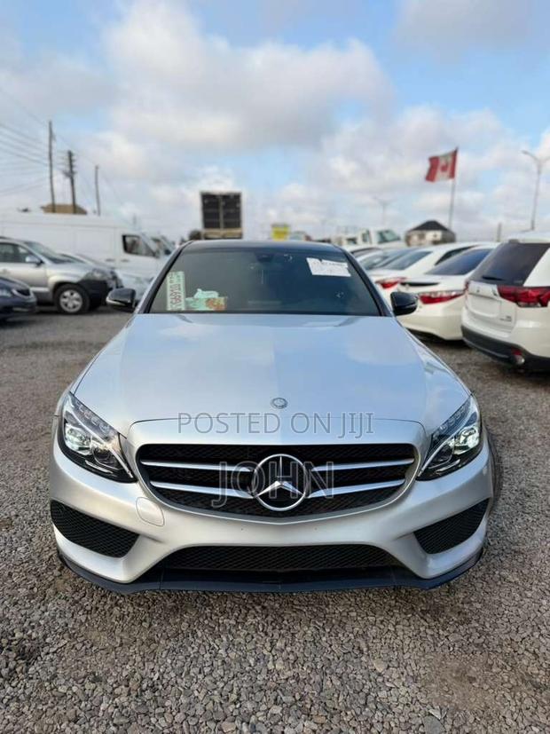 Mercedes-Benz C300 Base 4Matic Sedan AWD (2.0L 4cyl 7A) 2017 Gray
