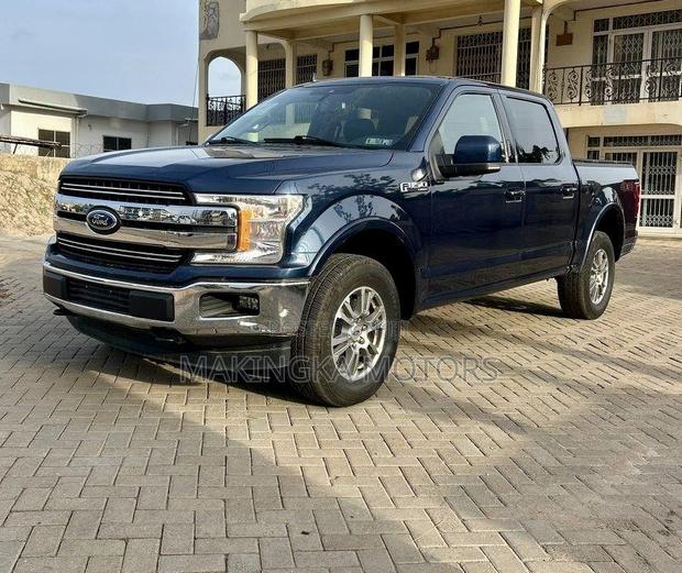 Ford F-150 Limited 4x4 SuperCrew Cab Styleside 5.5 ft. box 145 in. WB Blue