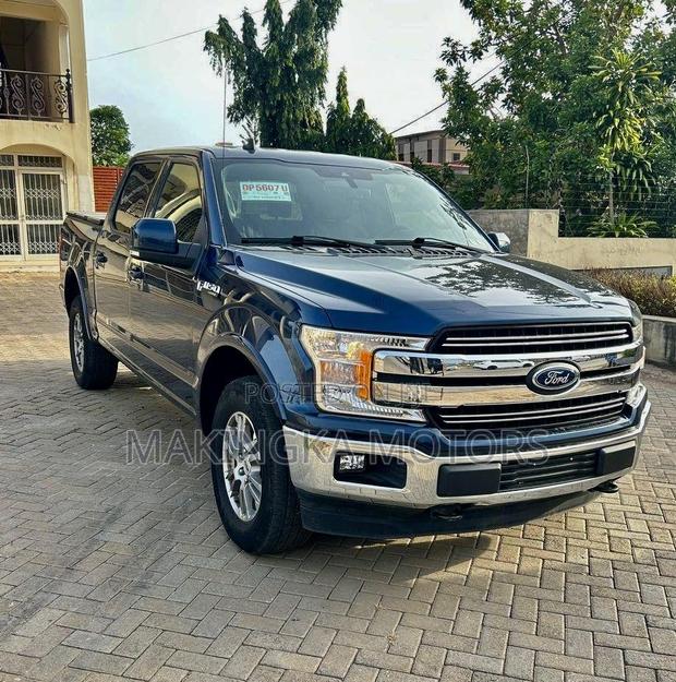 Ford F-150 Limited 4x4 SuperCrew Cab Styleside 5.5 ft. box 145 in. WB Blue