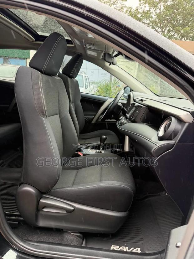 Toyota RAV4 XLE AWD (2.5L 4cyl 6A) 2017 Matt Black