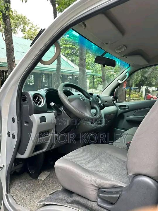 Nissan Caravan 2018 Silver