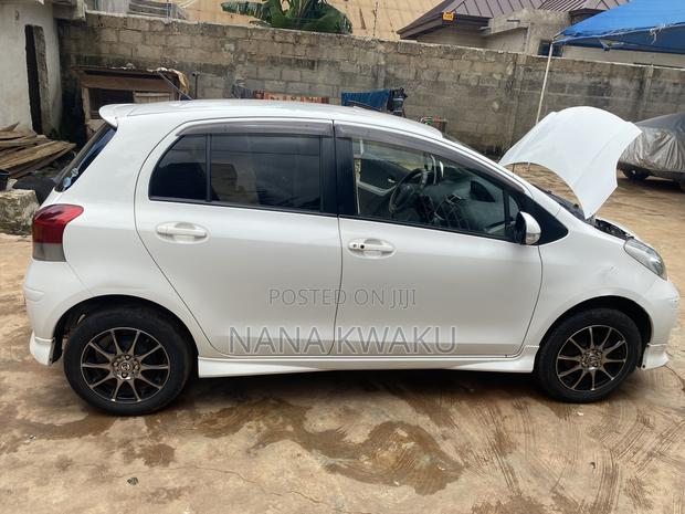Toyota Vitz 1.0 FWD 5dr 2010 White