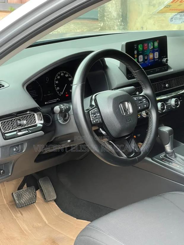 Honda Civic 2024 Silver