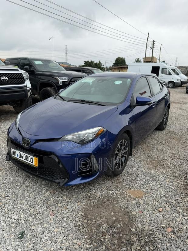 Toyota Corolla SE (1.8L 4cyl 2A) 2018 Blue