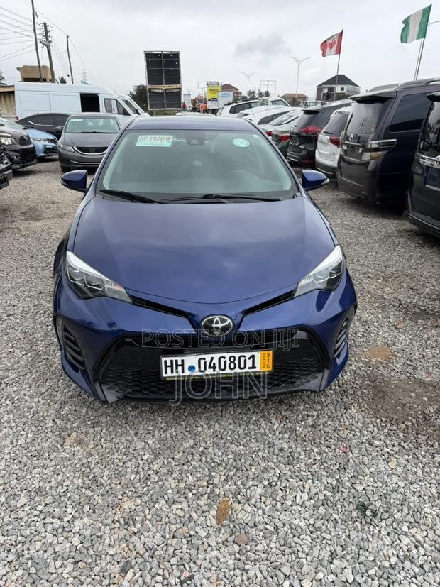 Toyota Corolla SE (1.8L 4cyl 2A) 2018 Blue