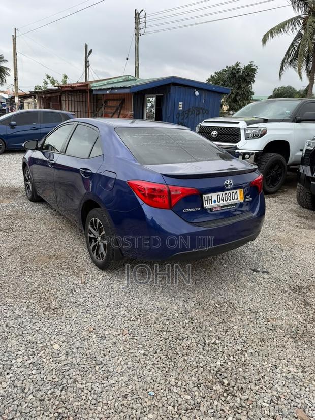 Toyota Corolla SE (1.8L 4cyl 2A) 2018 Blue