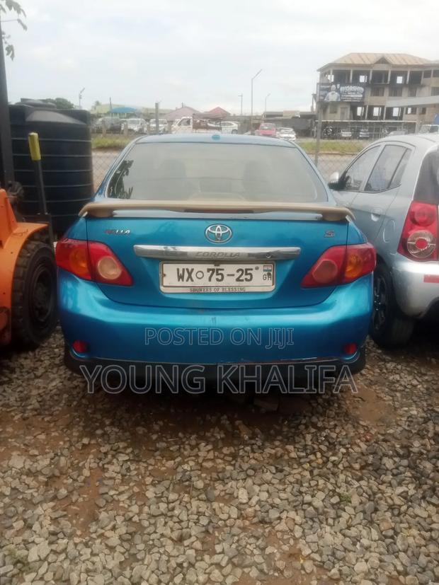 Toyota Corolla 2010 Blue
