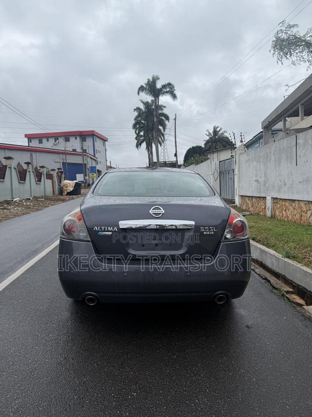Nissan Altima 3.5 SR Sedan 2012 Gray
