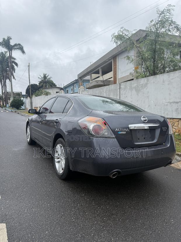 Nissan Altima 3.5 SR Sedan 2012 Gray