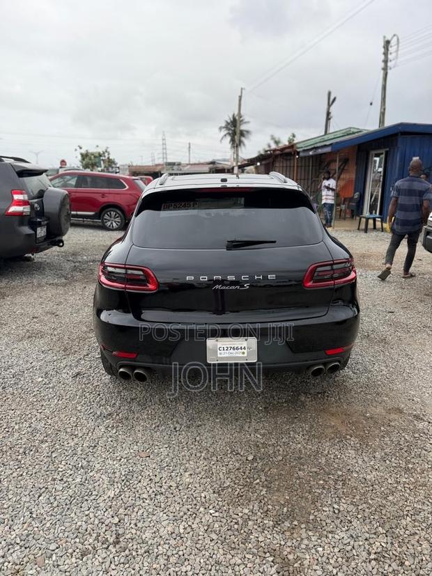 Porsche Macan Turbo 2016 Black
