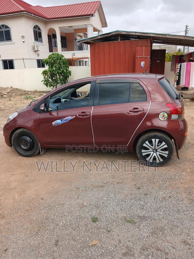 Toyota Vitz 2010 Brown
