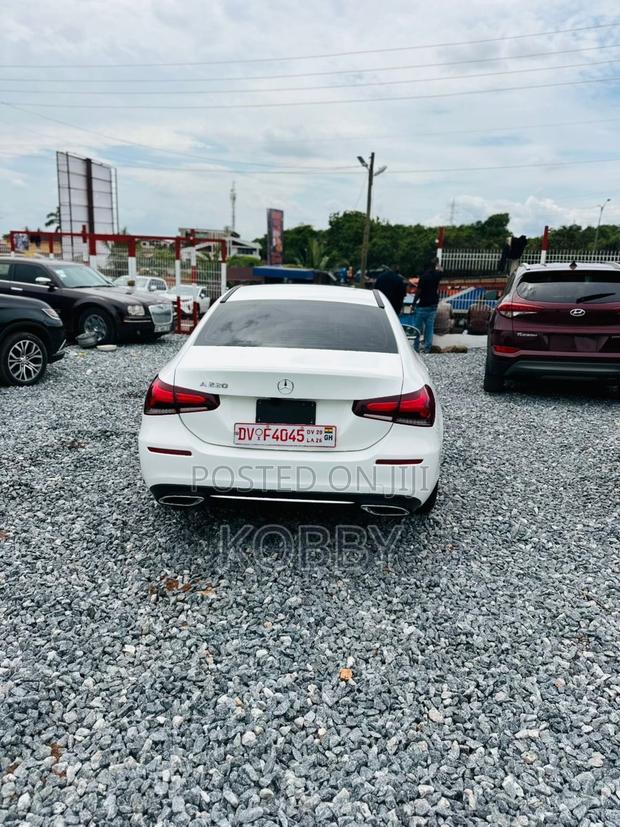 Mercedes-Benz 220 2019 White