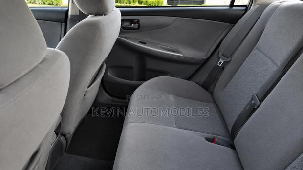 Toyota Corolla 2010 Silver