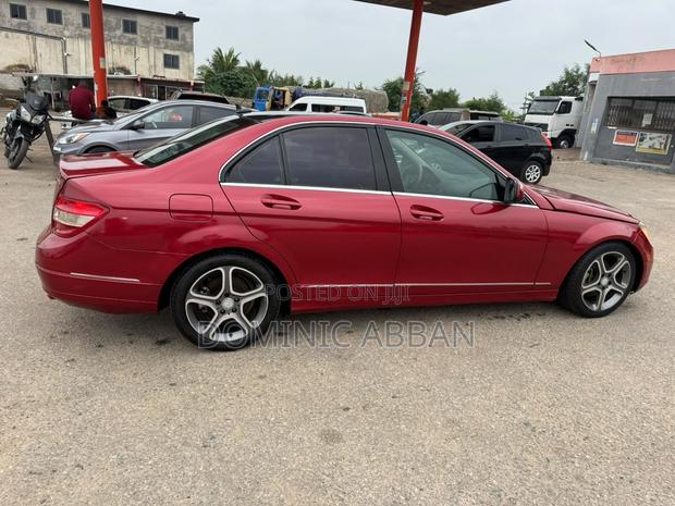 Mercedes-Benz C300 2010 Red
