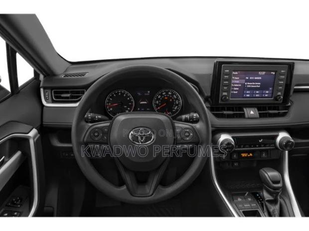 Toyota RAV4 2020 White