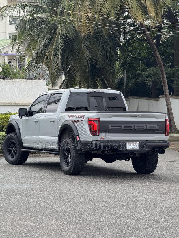 New Ford F-150 Raptor 4WD SuperCrew 5.5' Box 2025 Gray