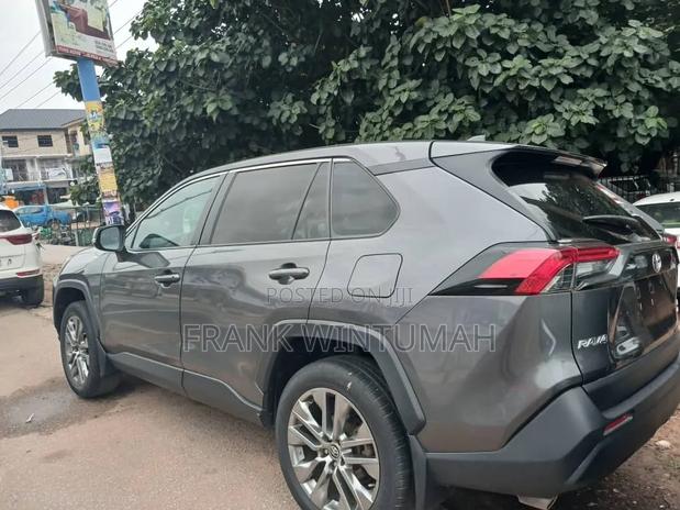 Toyota RAV4 LE 2022 Gray