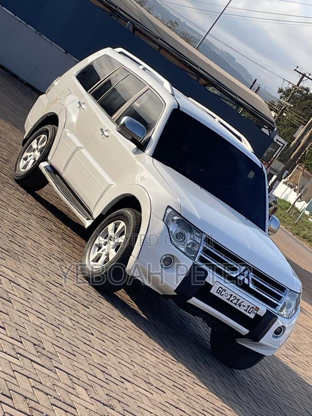 Mitsubishi Pajero 2010 White
