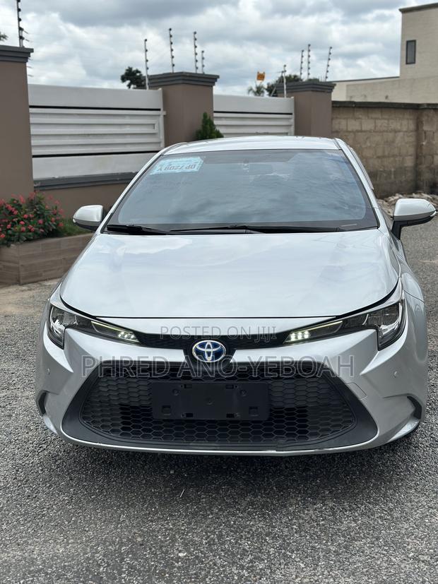 Toyota Corolla SE 2021 Silver