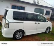 Toyota Voxy V 2WD 8-Seater 2013 White for sale