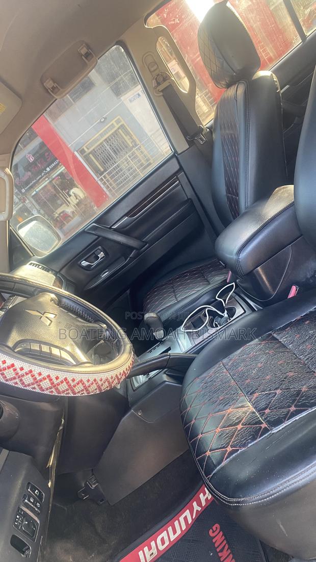 Mitsubishi Pajero 2010 White