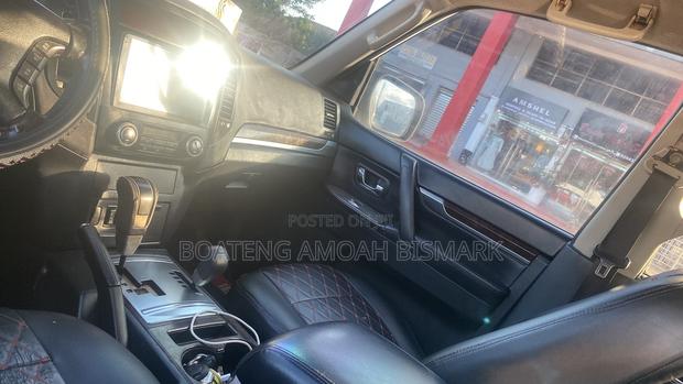 Mitsubishi Pajero 2010 White