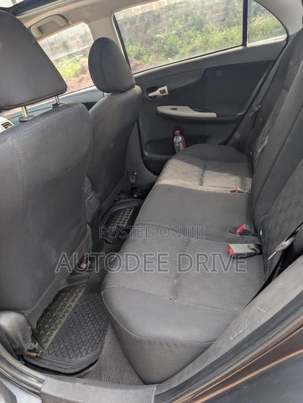 Toyota Corolla 2009 Gray