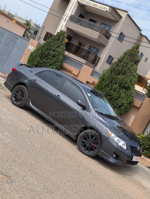 Toyota Corolla 2009 Gray