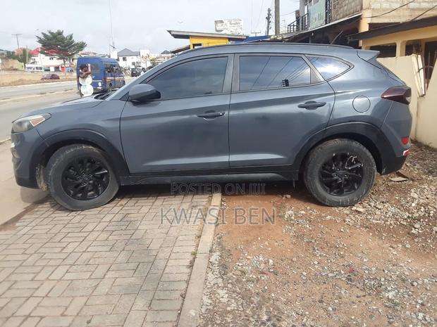 Hyundai Tucson 2017 Gray