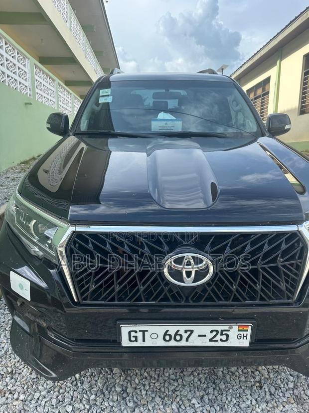 Toyota Land Cruiser Prado 2.7 2022 Black