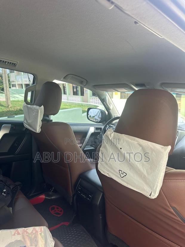 Toyota Land Cruiser Prado 2.7 2022 Black