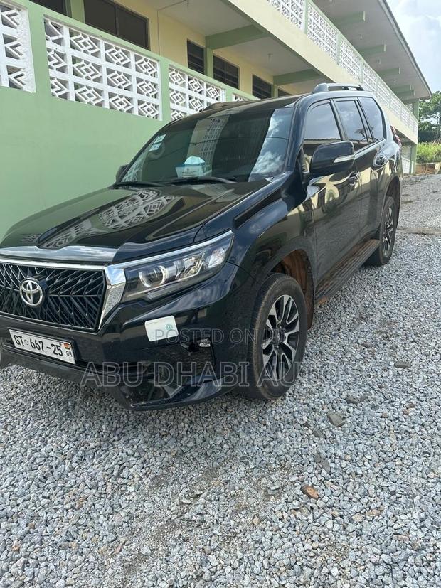 Toyota Land Cruiser Prado 2.7 2022 Black