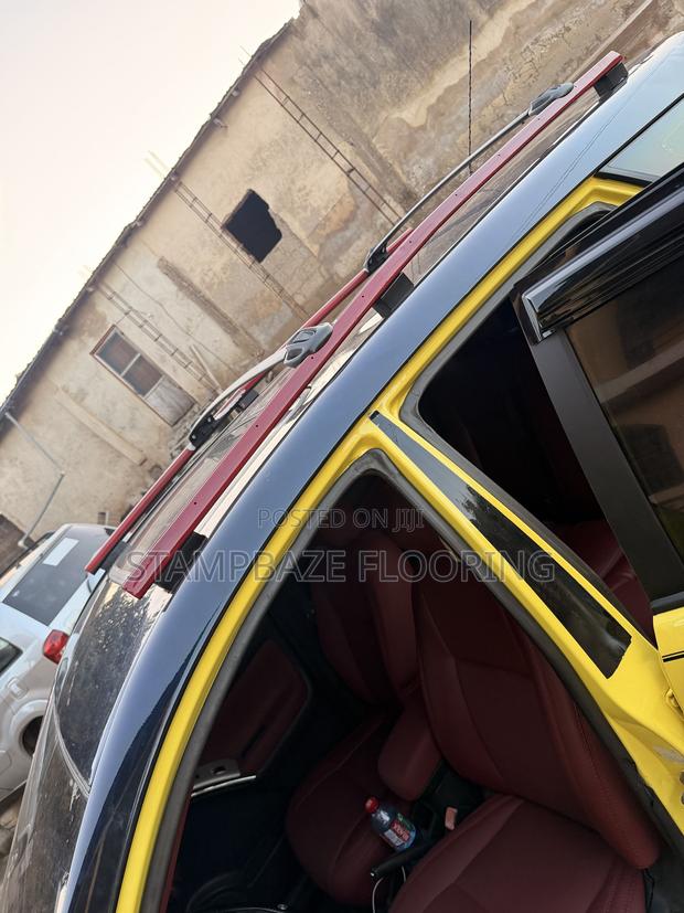 Toyota Matrix Hatchback FWD (1.8L 4cyl 5M) 2009 Yellow
