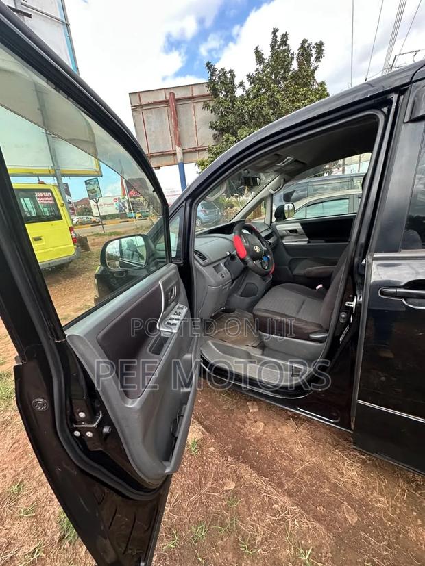 Toyota Voxy X 2WD 8-Seater 2013 Black