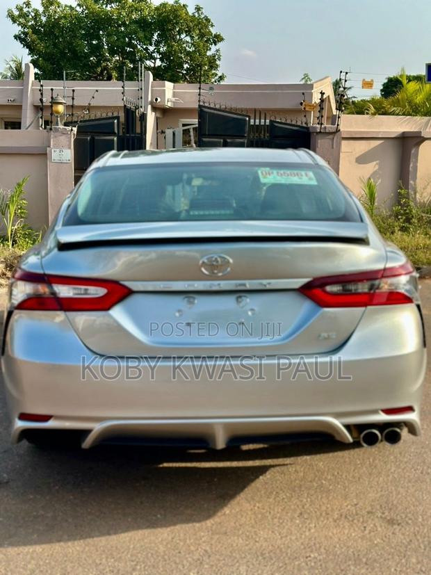 Toyota Camry SE 2023 Silver