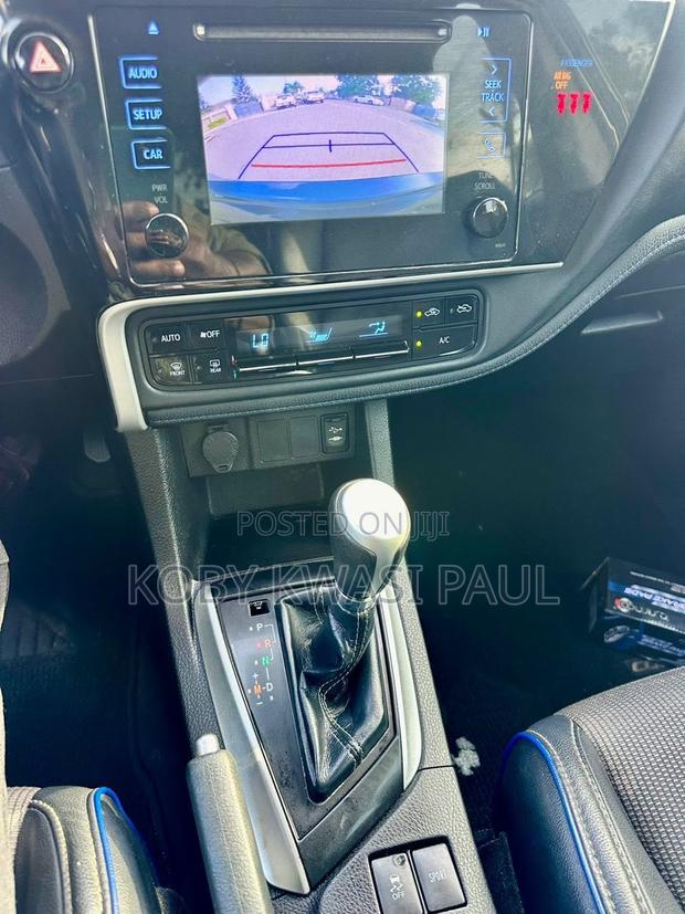 Toyota Camry SE 2023 Silver
