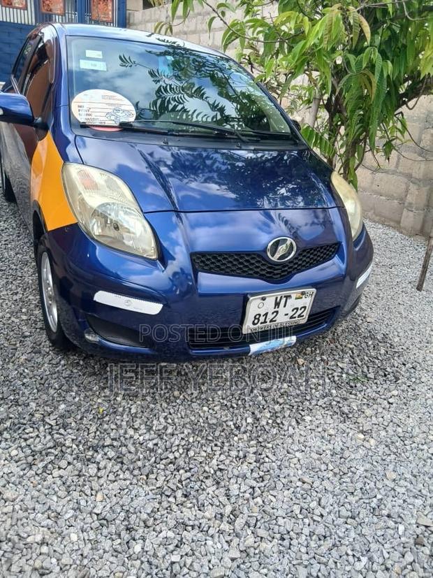Toyota Vitz 1.0 FWD 3dr 2010 Blue