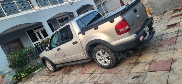 Ford Explorer Sport Trac 2009 Gray