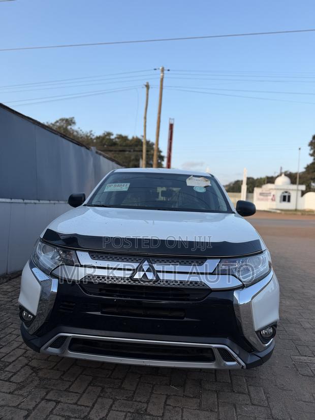 Mitsubishi Outlander 2020 White