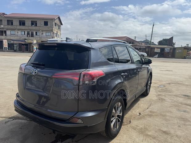 Toyota RAV4 2017 Gray