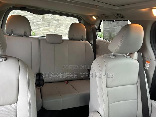 Toyota Sienna Limited Premium AWD (3.5L 6cyl 8A) 2018 Burgundy