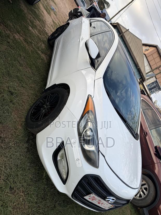 Hyundai Elantra Limited 2012 White