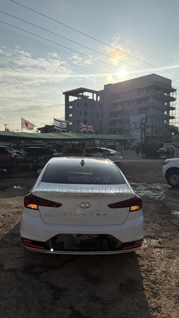 Hyundai Elantra SE 2019 White