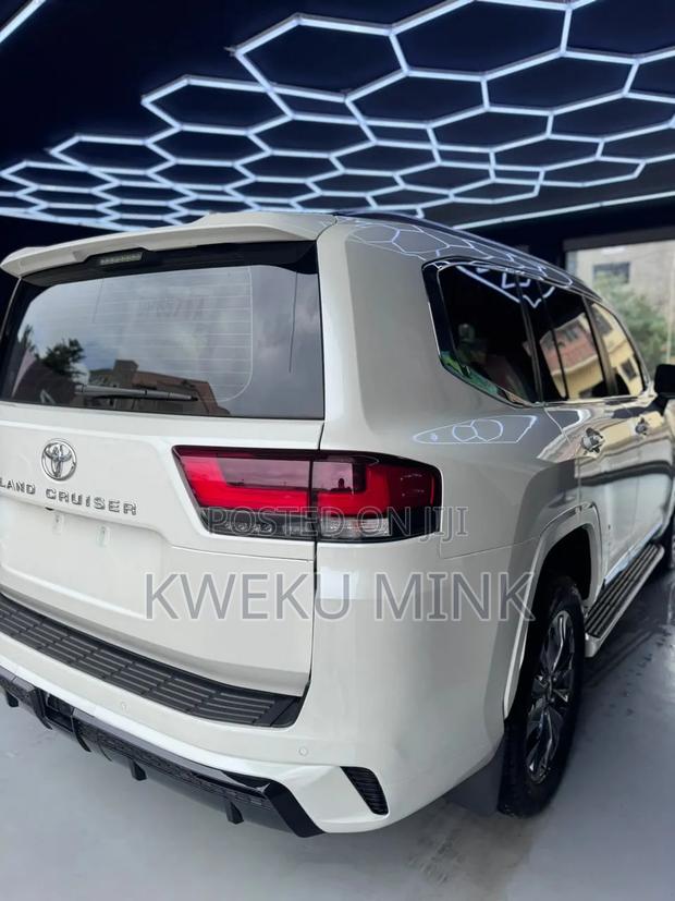 New Toyota Land Cruiser 2024 White