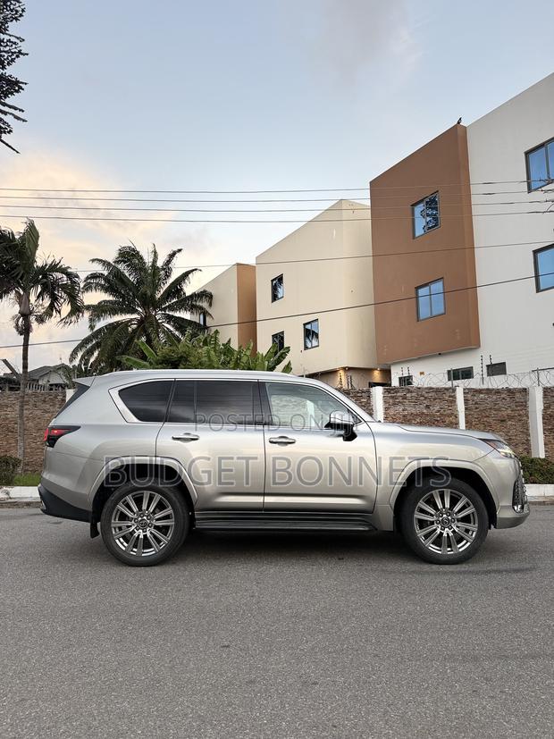 Lexus LX 600 2023 Gold