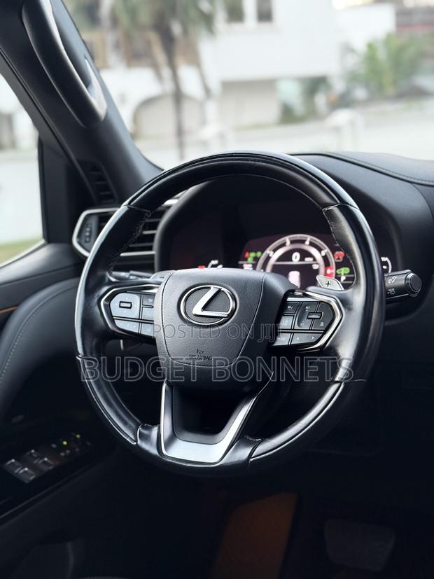 Lexus LX 600 2023 Gold