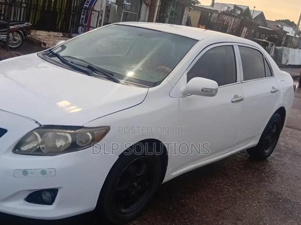 Toyota Corolla 2010 White