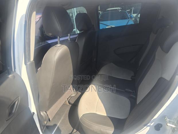 Chevrolet Spark 2LT 4dr Hatchback (1.2L 4cyl CVT) 2014 White